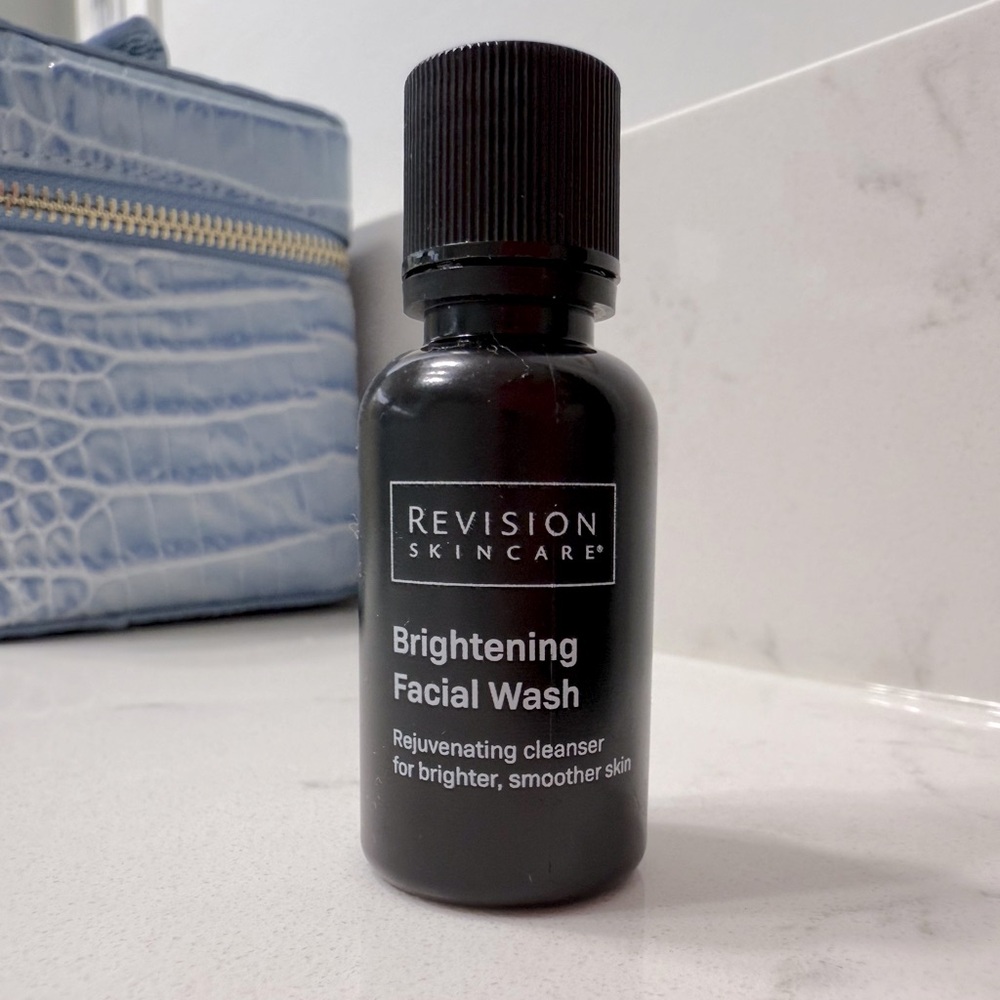 Revision Brightening Face Wash